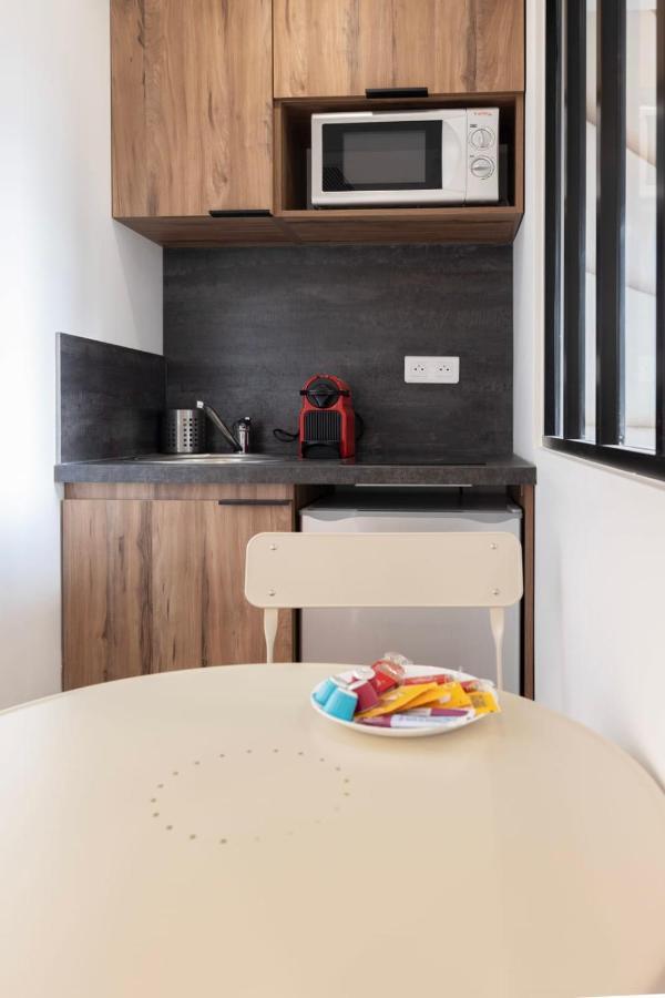 Amazing Apartment Under The Roof In Paris 8Th Eksteriør billede